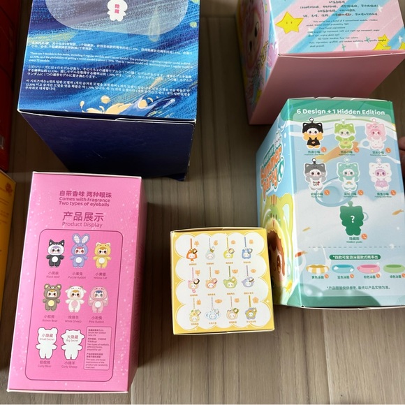 9 items Blind Box Bundle - Picture 6 of 6